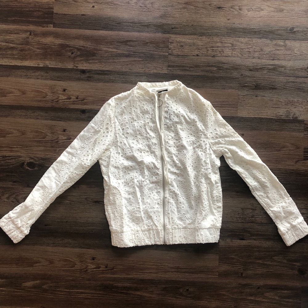 Kendall and Kylie zip up white floral jacket